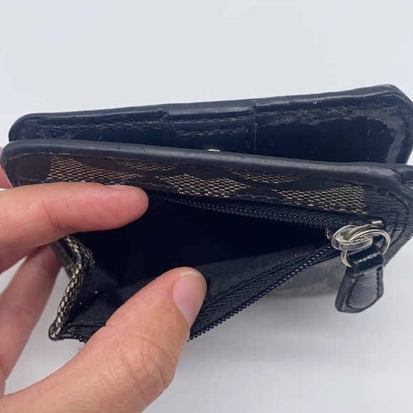 Coach - Bi- Fold Wallet Black and White With C Monogram - Picture 8 of 13